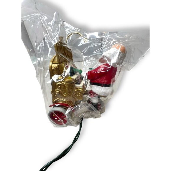 1994 Hallmark Keepsake Magic Ornament Santa’s Sing-Along Lights & Music - Picture 4 of 9